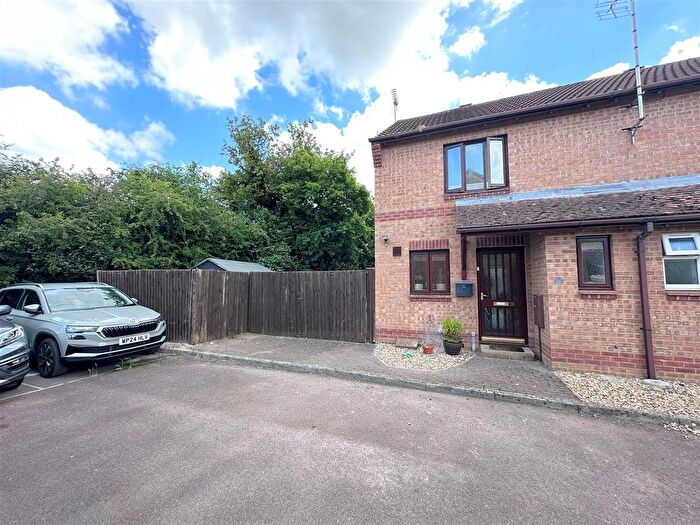 2 Bedroom Property For Sale In Water Mint Way, Calne, SN11