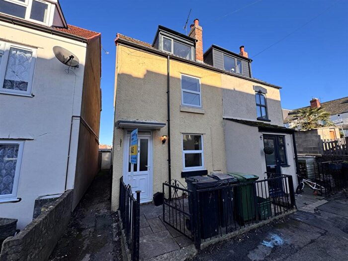 3 Bedroom Cottage For Sale In Severn View Parade, Newtown, Berkeley, GL13