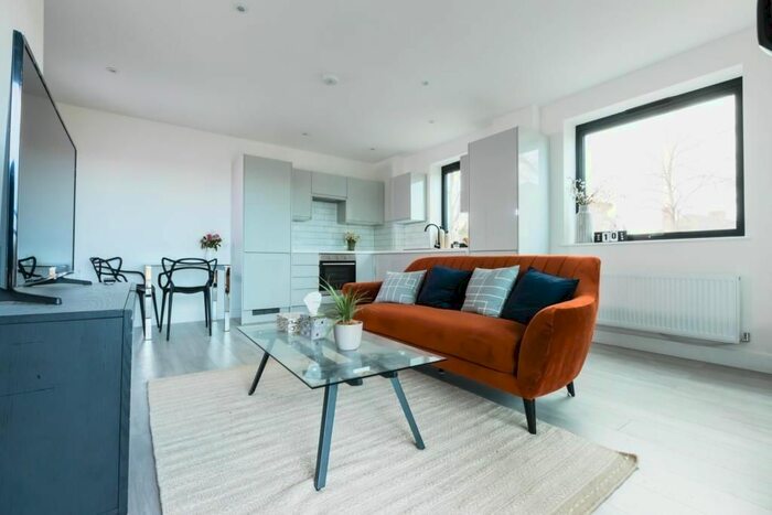 1 Bedroom Flat To Rent In Rosaline Road, London, SW6
