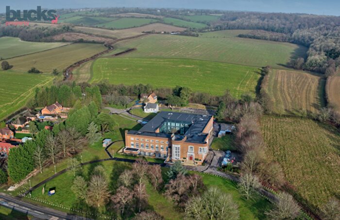 2 Bedroom Apartment For Sale In Wycombe Road, Saunderton, High Wycombe, Buckinghamshire, HP14