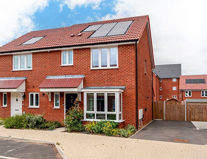 3 Bedroom Semi-Detached House For Sale In Thackerey Crescent, Tattenhoe Park, Milton Keynes, MK4
