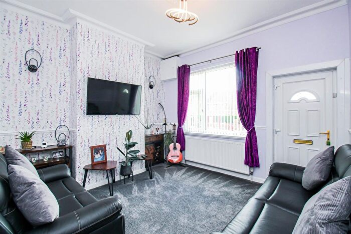 3 Bedroom Terraced House For Sale In Featherstone Lane, Featherstone, Pontefract, WF7