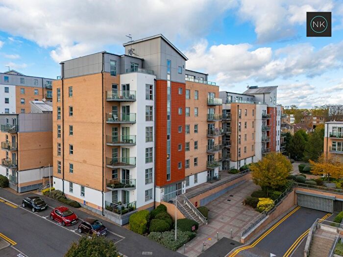 2 Bedroom Flat For Sale In Kingswood Heights, Queen Mary Avenue, South Woodford, London, E18