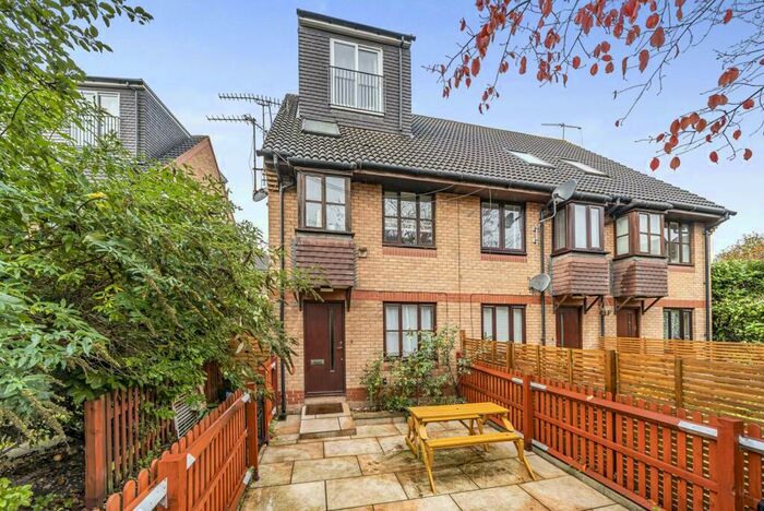 1 Bedroom Flat To Rent In Bunning Way, Caledonian Road, London, N7