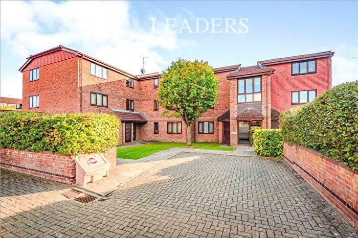 1 Bedroom Apartment For Sale In Tanyard Close, Horsham, West Sussex, RH13