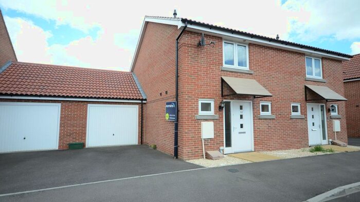 2 Bedroom Semi-Detached House To Rent In Benham Road, Basingstoke, RG24