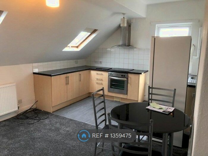 1 Bedroom Flat To Rent In Northenden Road, Sale, M33