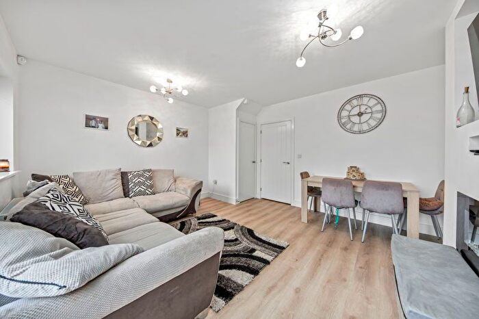 3 Bedroom Detached House For Sale In Farnsworth Lane, Clay Cross, Chesterfield, S45