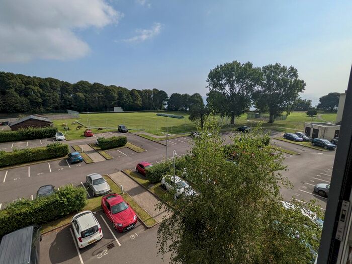 2 Bedroom Flat To Rent In Woodlands, Hayes Road, Sully, CF64