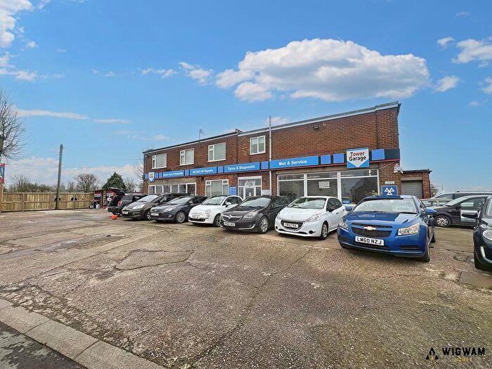 3 Bedroom Flat For Sale In Four Lane End, Halsham, HU12