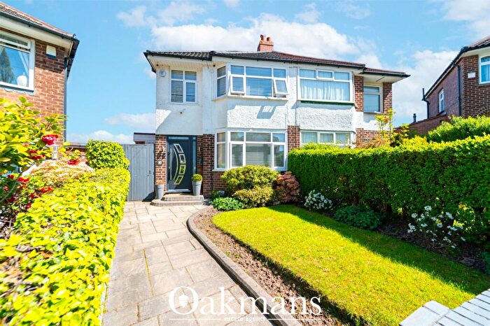 3 Bedroom Semi Detached House For Sale In Haldon Grove, Birmingham, West Midlands, B31