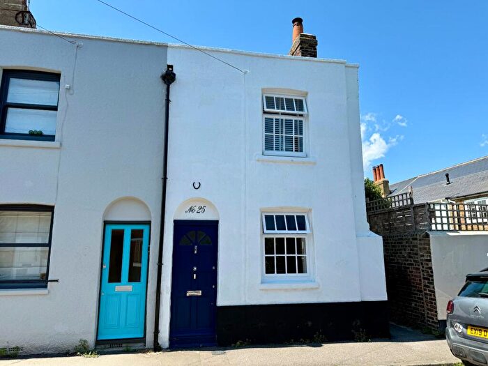 2 Bedroom End Of Terrace House For Sale In Robert Street, Deal, Kent, CT14