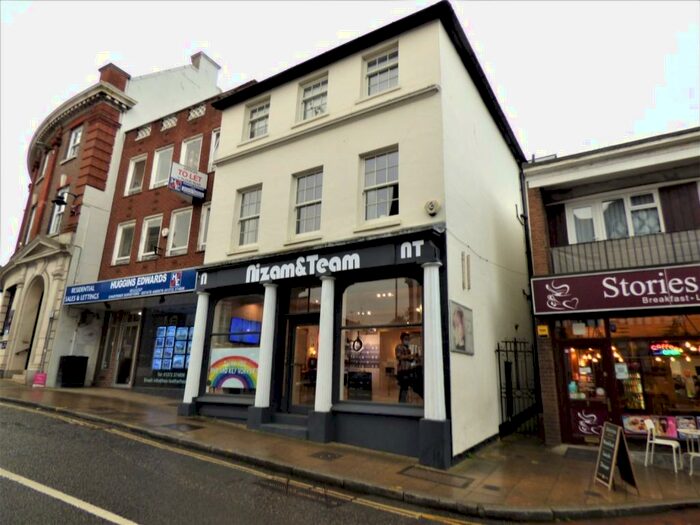 1 Bedroom Flat To Rent In Leatherhead, KT22