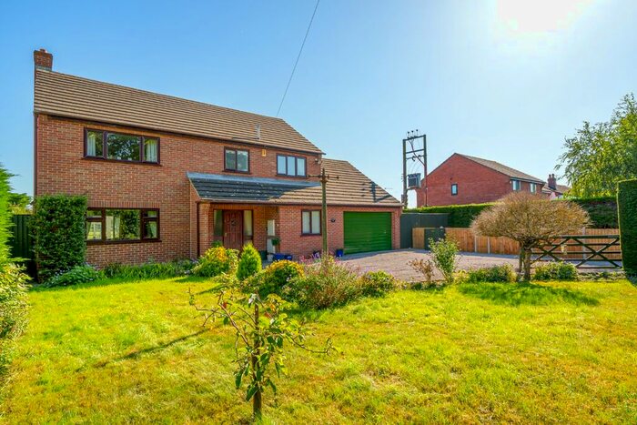 4 Bedroom Detached House For Sale In The Reddings, Cheltenham, GL51