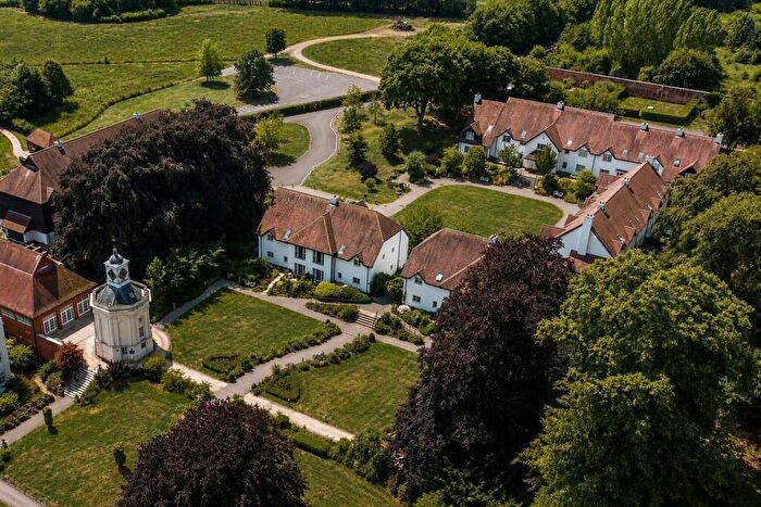 2 Bedroom Retirement Property For Sale In Lime Tree Court, Templeton Road, Kintbury, Hungerford, West Berkshire, RG17