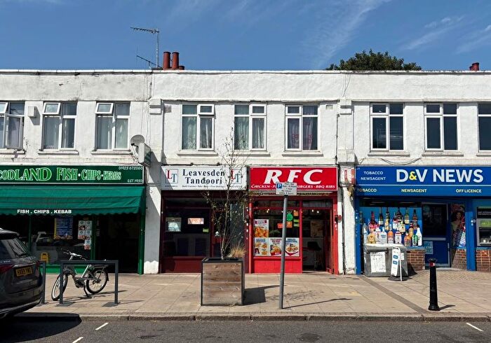 2 Bedroom Flat For Sale In A Courtlands Drive, Watford, Hertfordshire, WD17