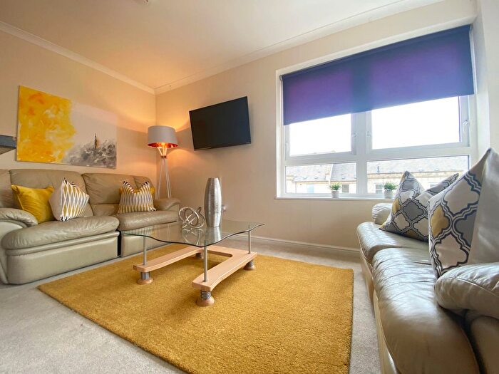 5 Bedroom Flat To Rent In Dicksonfield, Edinburgh, EH7