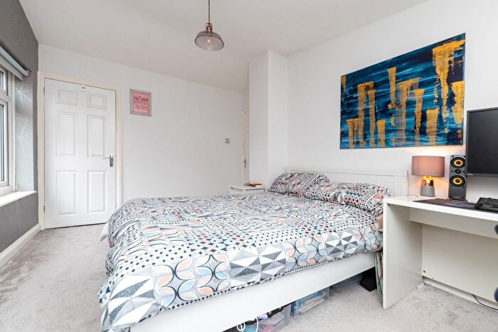 2 Bedroom Detached House For Sale In Cloverfield, Welwyn Garden City, Hertfordshire, AL7