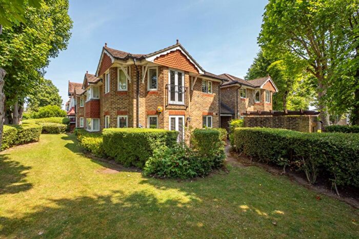 2 Bedroom Apartment For Sale In Carshalton Park Road, Carshalton, SM5