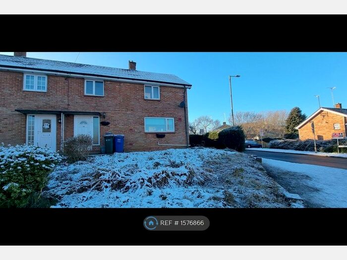 3 Bedroom Semi-Detached House To Rent In Woodgreen Avenue, Banbury, OX16