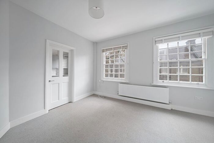 1 Bedroom Flat To Rent In Brettell Street, Walworth Village, London, SE17