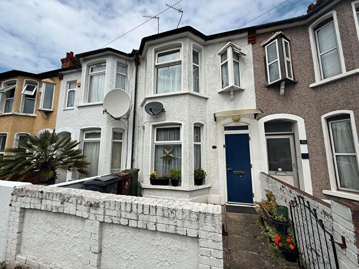3 Bedroom Terraced House For Sale In Kennedy Road, Barking, IG11