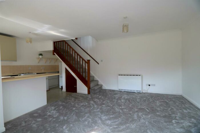 1 Bedroom House To Rent In Tregaron Gardens, New Malden, KT3