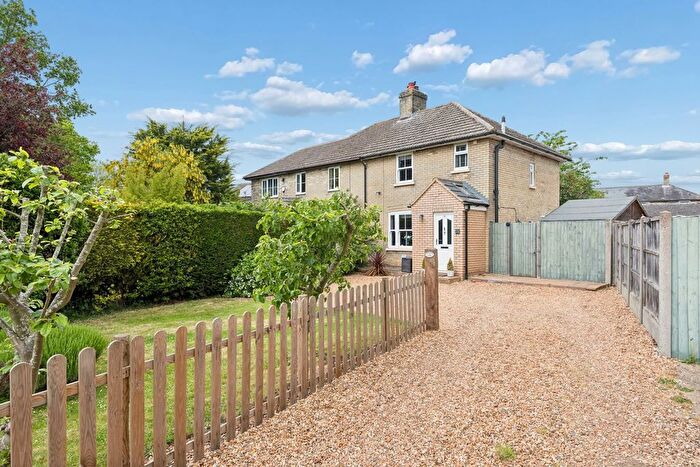 3 Bedroom Semi Detached House For Sale In Kimbolton Road, Hail Weston, St Neots, PE19