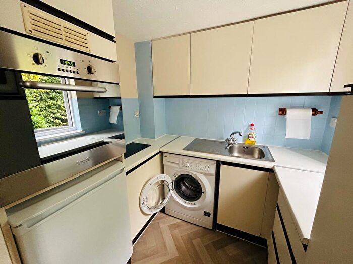 Apartment To Rent In Pebble Drive, Didcot, OX11