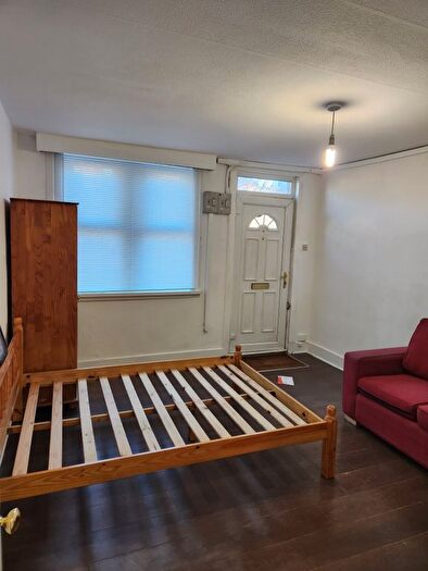 Studio To Rent In Mansfield Road, Ilford, IG1