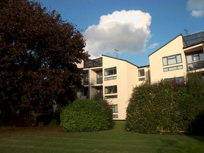 1 Bedroom Apartment To Rent In Field View, Reading, Berkshire, RG4