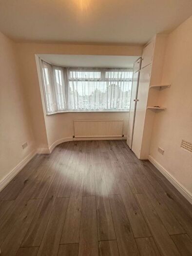 3 Bedroom Semi-detached House To Rent In Thistledene Avenue, Harrow, HA2
