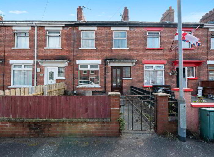 3 Bedroom Mid Terraced House For Sale In Sandbrook Park, Belfast, BT4