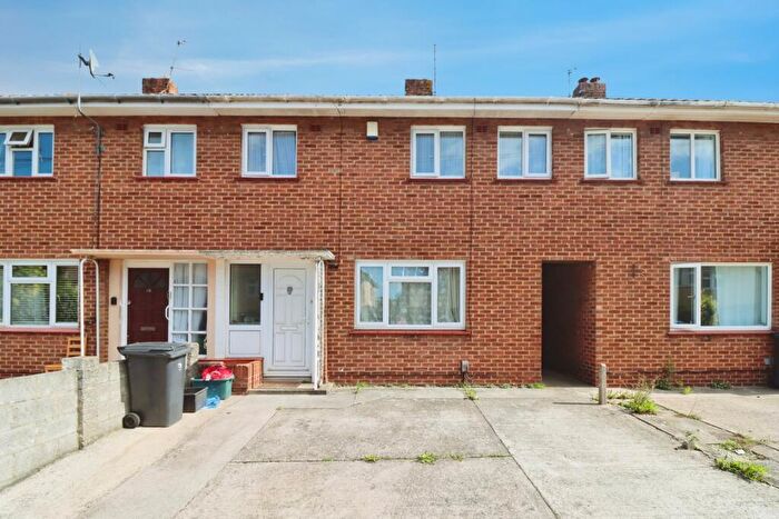 3 Bedroom Terraced House For Sale In Ronayne Walk, Bristol, BS16