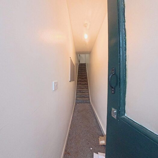 2 Bedroom Country House For Sale In Halley Road, London, E12