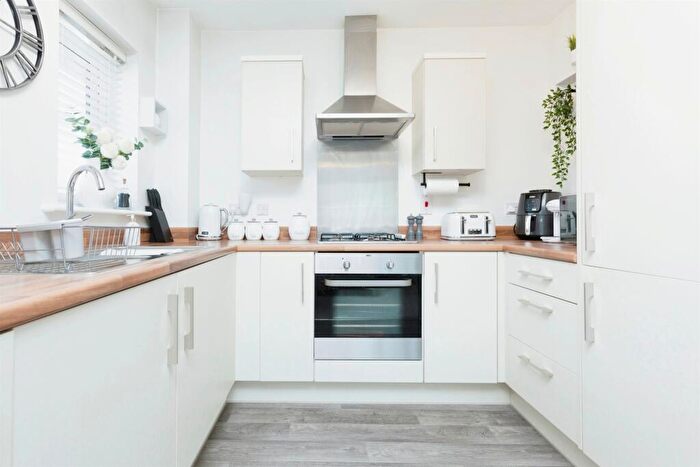 1 Bedroom Apartment For Sale In Meadow Close, Billingshurst, RH14