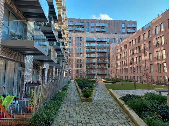 1 Bedroom Flat To Rent In Chamberlain Court, Upton Gardens, Shipbuilding Way, London, E13