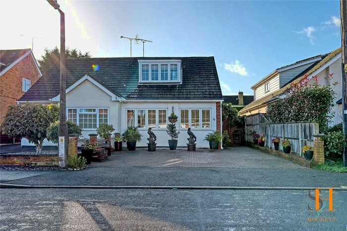 3 Bedroom Bungalow For Sale In First Avenue, Billericay, Essex, CM12