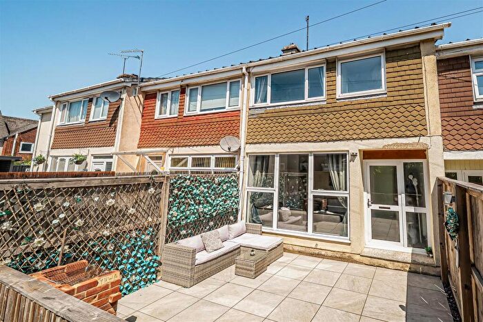 3 Bedroom Terraced House For Sale In Springfield Road, Rowde, Devizes, SN10