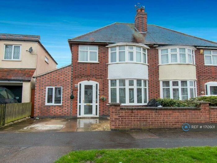 5 Bedroom Semi-Detached House To Rent In Parkstone Road, Leicester, LE5