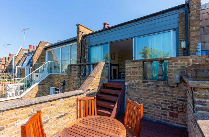2 Bedroom Maisonette To Rent In Ifield Road, West Brompton, London, SW10
