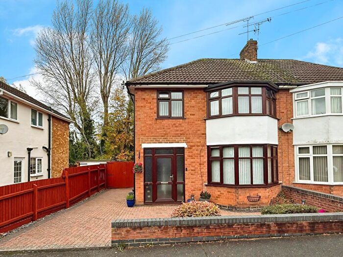 3 Bedroom Semi Detached House For Sale In Brambling Way, Oadby, LE2