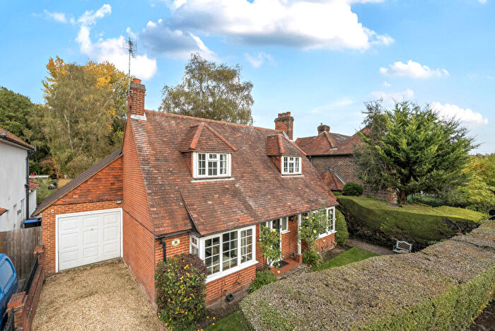 3 Bedroom Detached House For Sale In Hook Hill Lane, Hook Heath, Woking, GU22