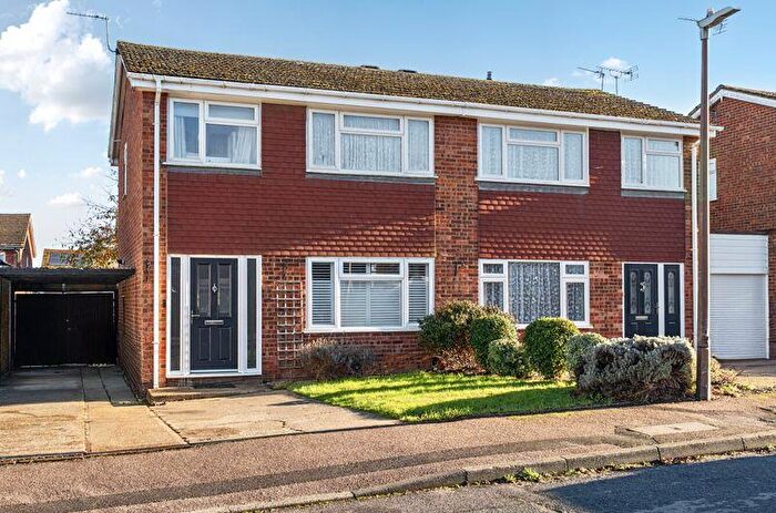 3 Bedroom Semi Detached House For Sale In Chestnut Drive, Coxheath, ME17