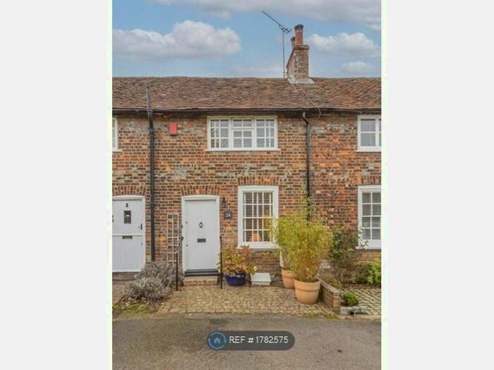 2 Bedroom Terraced House To Rent In West Common, Harpenden, AL5