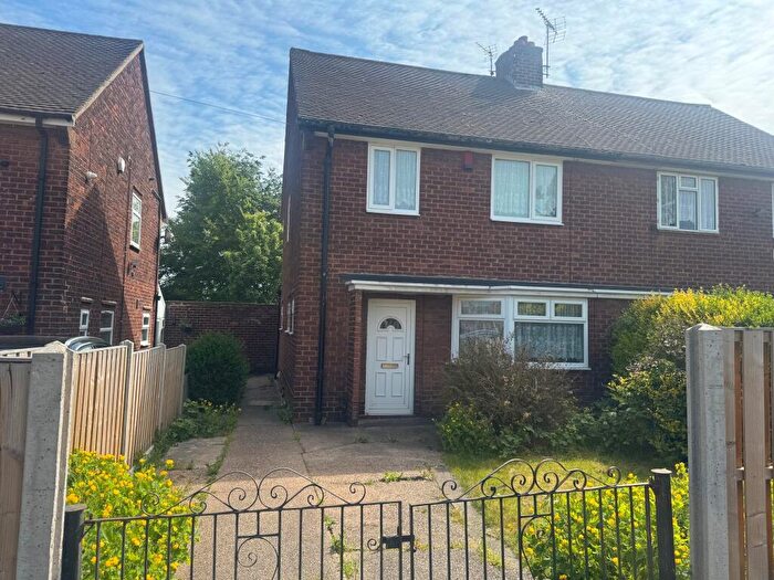 3 Bedroom Semi-Detached House For Sale In Martlett Way, Worksop, S80