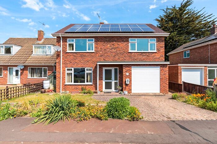 4 Bedroom Detached House For Sale In Holman Close, Aylsham, NR11