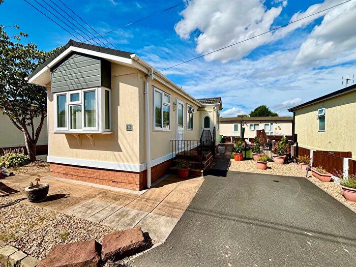 2 Bedroom Mobile/park Home For Sale In Marsh Lane, Frodsham, WA6