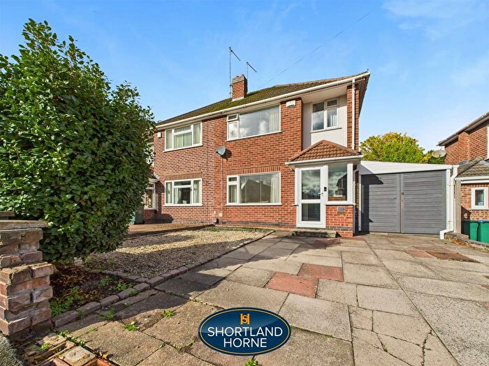 3 Bedroom Semi Detached House For Sale In Ivybridge Road, Styvechale, Coventry, CV3