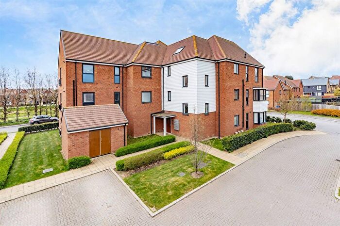 2 Bedroom Flat For Sale In Nova Avenue, Faversham, ME13